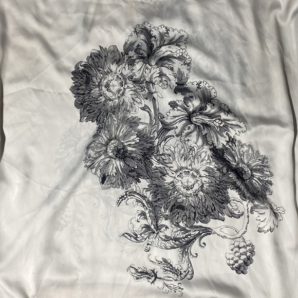 Black and white butterfly top - Picture 2 of 3